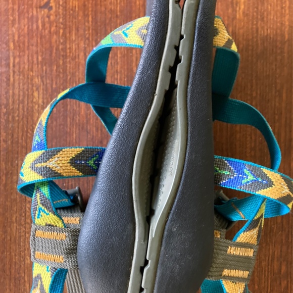 Chaco Sandals / Youth 4 / Women's 6 - Picture 2 of 3